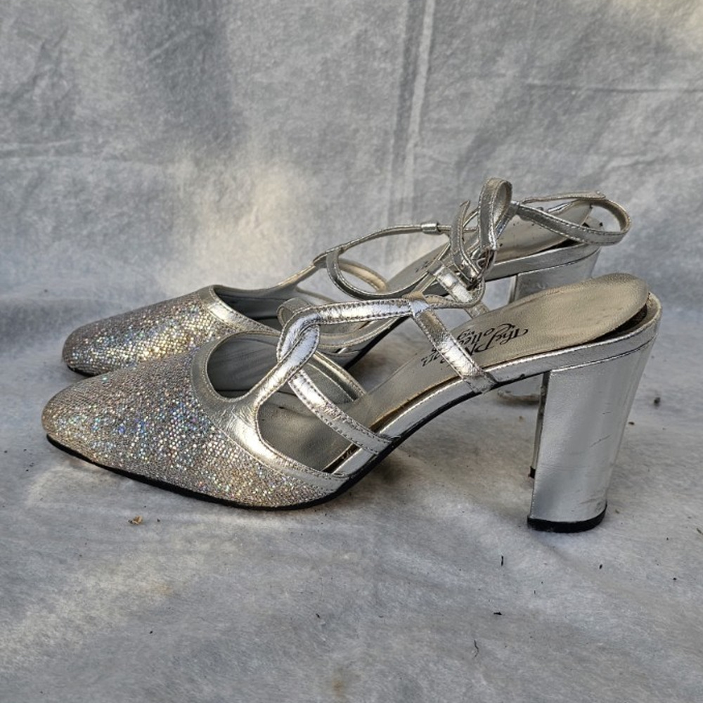The PM Collection Silver Glitter Strappy Block Heel Ankle Strap Closed Toe 7